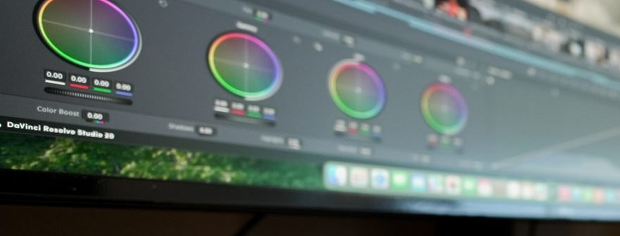 Colour wheels on the grading display, the panel below them